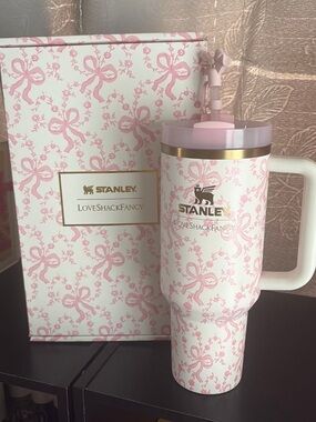 Stanley x LoveShackFancy 40 Oz Quencher Coquette Bow Chantilly